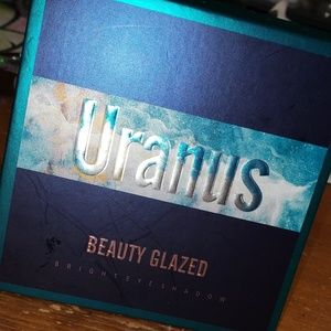 Beauty glazed Uranus palette